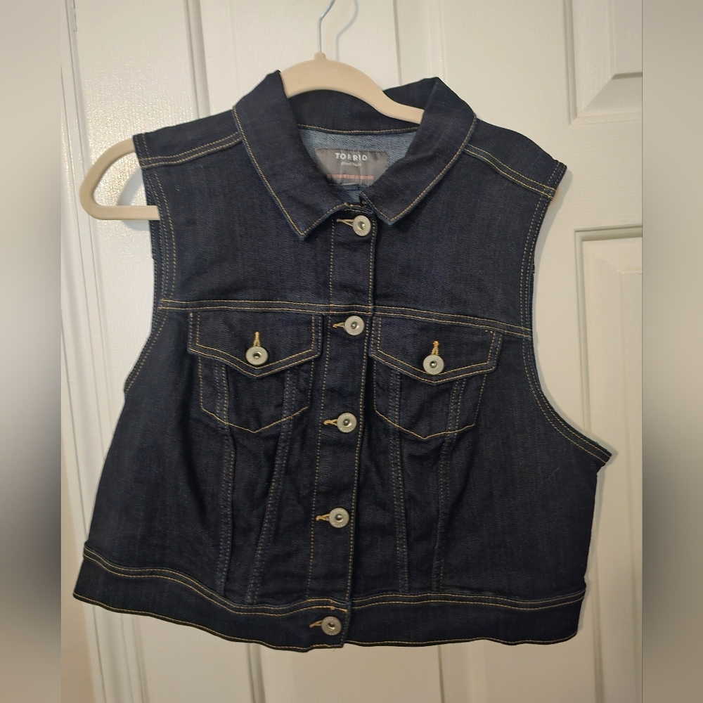 Torrid Dark Blue Denim Vest Nwot